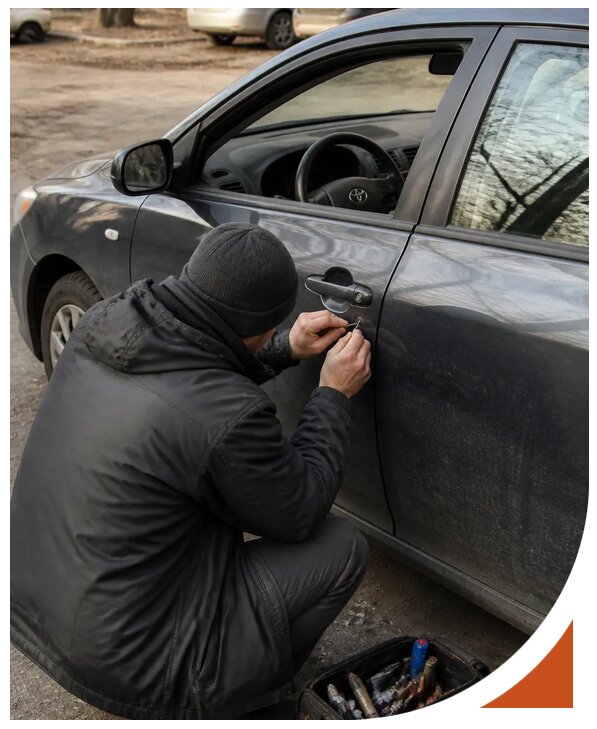 Профессиональное вскрытие автомобиля Тойота без повреждений в Альметьевске